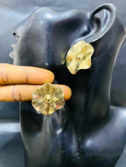 Mini chunky earrings
